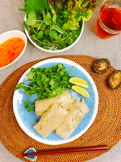 A picture of Delicious Ethnic Fried Spring Roll With Shiitake Powder.