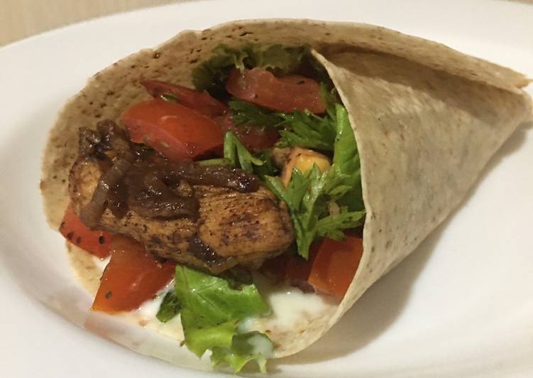 Cara Gampang Menyiapkan Chicken Wrap with Worcestershire Sauce yang Lezat Sekali