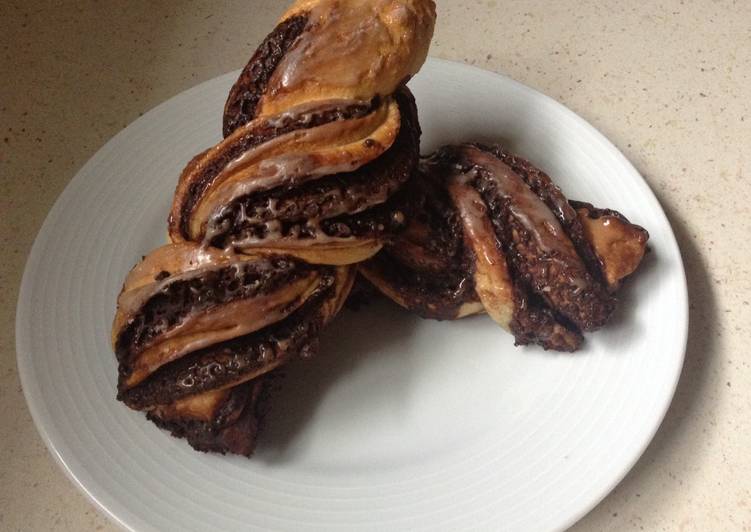Trenzas de brioche al chocolate