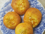 Panecillos de harina de coco y queso