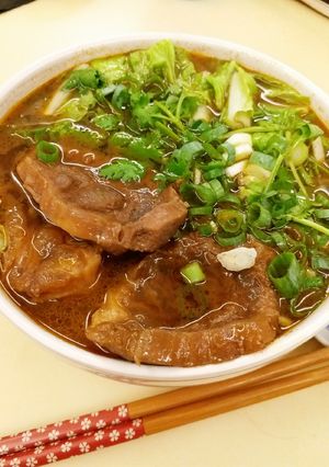電鍋料理-紅燒牛肉麵 的食譜成品照片