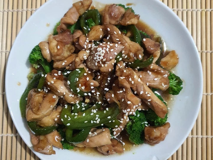 Langkah Gampang Membuat Resep Brokoli ayam paprika saus teriyaki ala fe yang Menggugah Selera Anti Ribet, Bisa Manjain Lidah