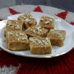 A picture of Sohan papdi.
