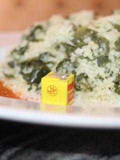 A picture of White dambu.