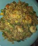 Salteado de arroz y camarón