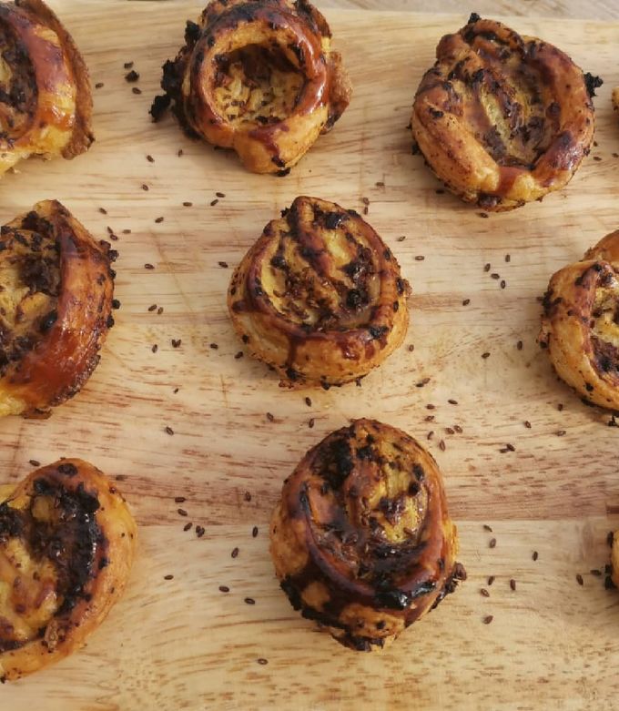 Une photo de Petits fours feuilletés au pesto de tomate et plantain psyllium