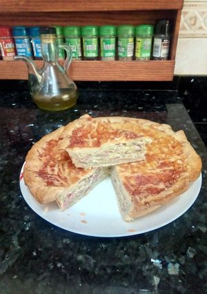 Una foto de Quiche carbonara con jamón serrano y atún