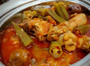 Foto resep Marak Okra & Ayam / Maraq Bamia bil dujaj