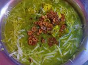 A picture of palak onion