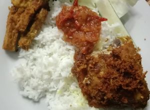 Gambar Nasi Ayam Penyet Simple 🇮🇩