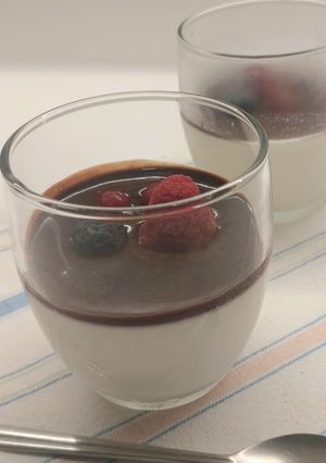 Φωτογραφία της συνταγής Panna cotta με επικάλυψη ganache σοκολάτας