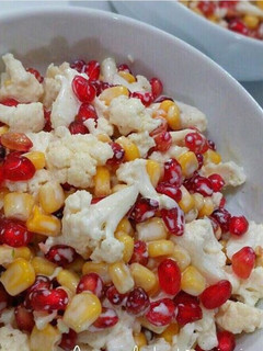 عکسی از دستور سالاد گل کلم و انار
