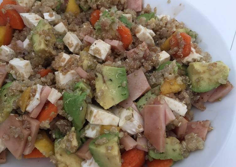 Ensalada de quinoa con aguacate