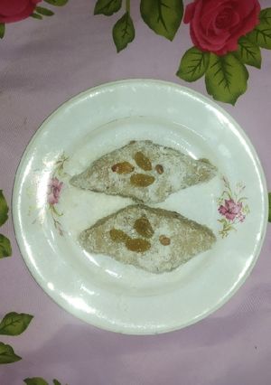 A picture of Badaam Naariyal Burfi.