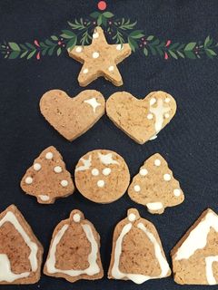 Una foto de Galletitas Navideñas de canela: sin gluten, lácteos ni huevo