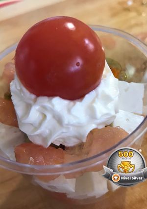 Una foto de Caprese en copitas