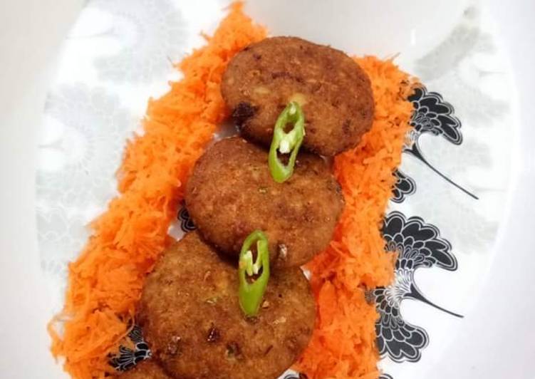 Steps to Make Ultimate Soya Cheese Cutlets With Moong Sprouts Guava Dip