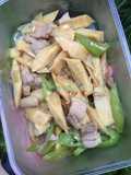 “ผัดหน่อไม้หมูสามชั้น”