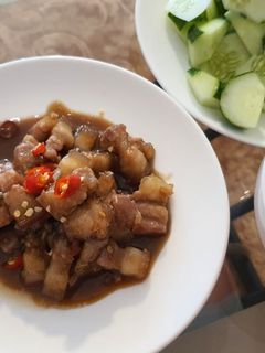 Hình của món Thịt kho mắm ruốc.