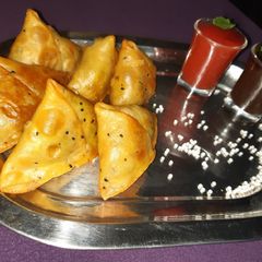 A picture of Sabudana minty flavour samosa.
