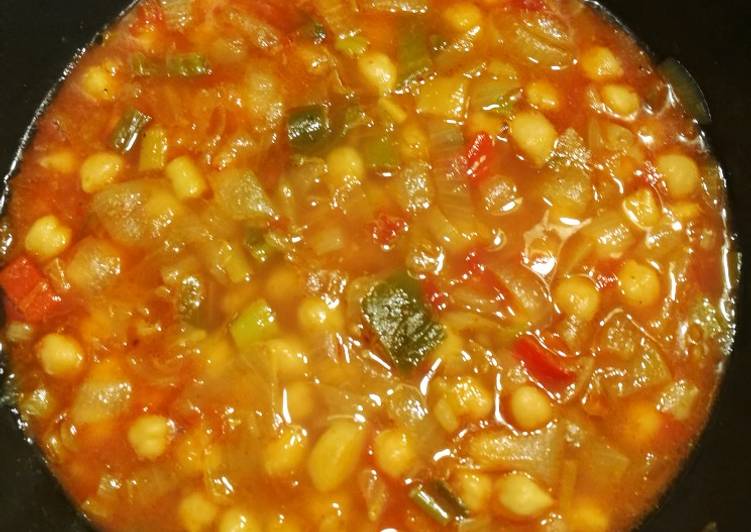 Potaje de garbanzos vegetal en wok