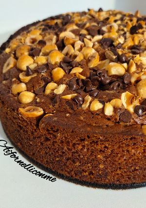 Foto di Torta alle nocciole e gocce di cioccolato