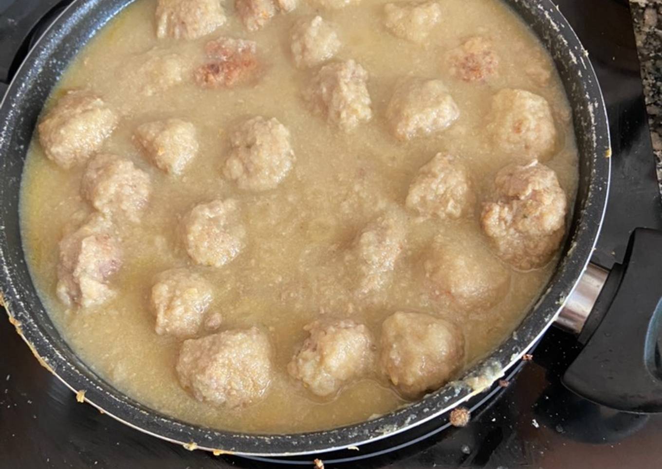 Albóndigas con salsa de cebolla