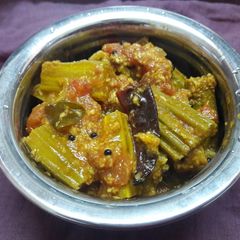 A picture of Drumstick Kootu.