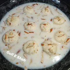 A picture of Rasmalai.
