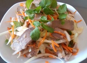 Hình của món Gỏi lưỡi heo.