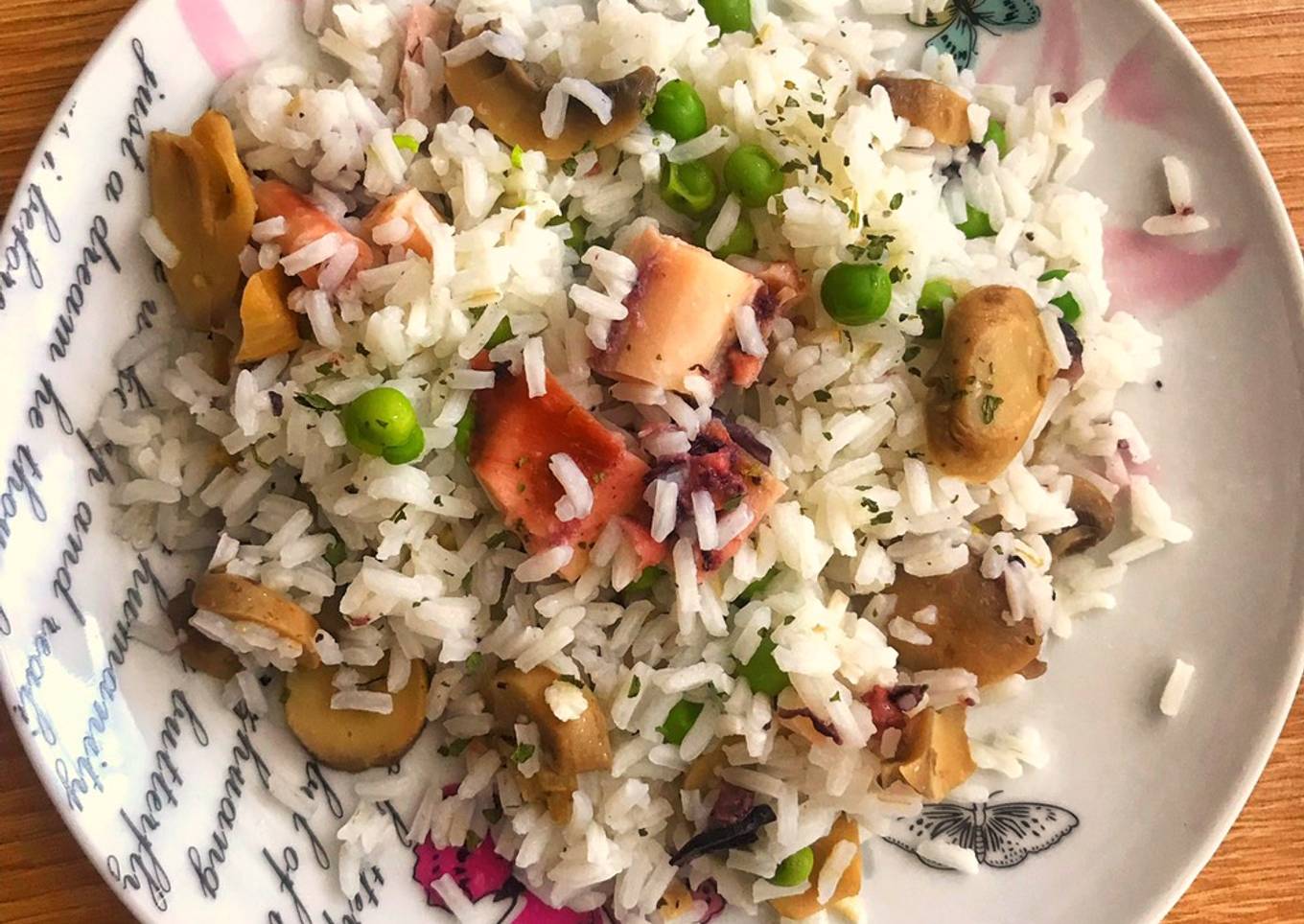 Arroz con pota y champi帽贸n 馃崥 馃悪 馃崉