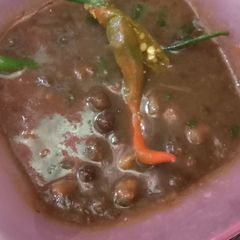 A picture of Black Chickpeas.