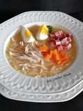 Sopa de picadillo de pollo, jamón y huevo duro