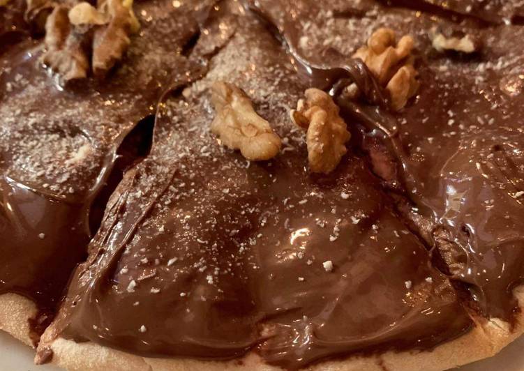 Pizza nutella e noci