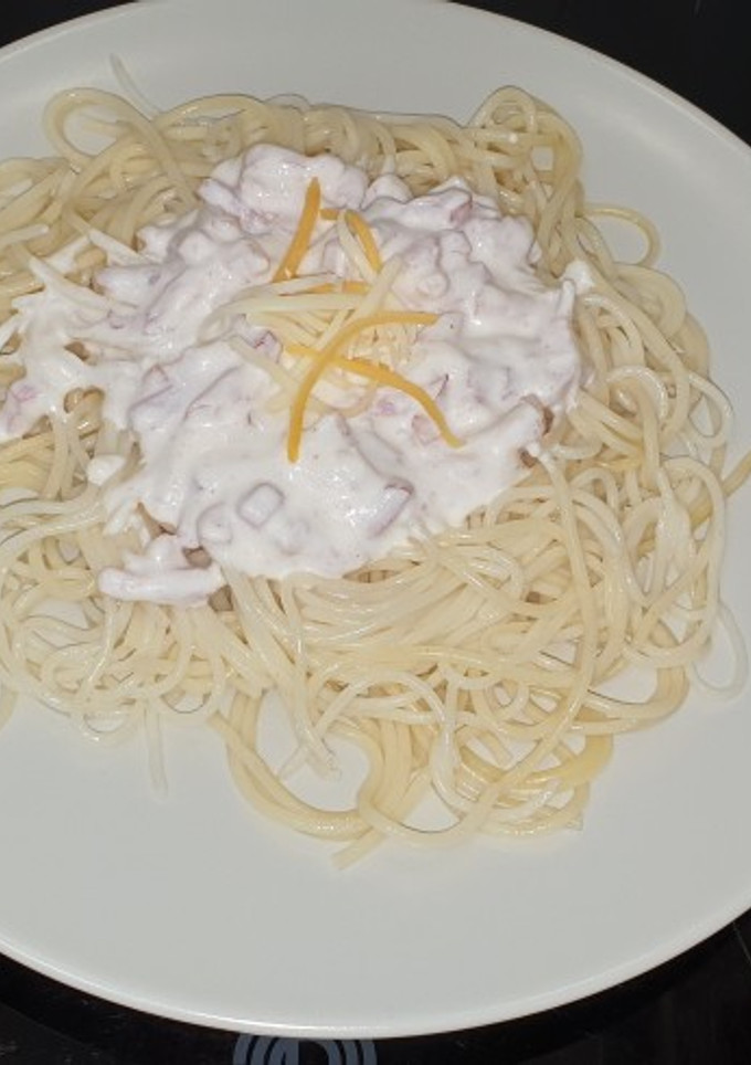 Una foto de Espaguetis a la carbonara de nata