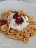 Orecchiette con pomodorini confit e stracciatella