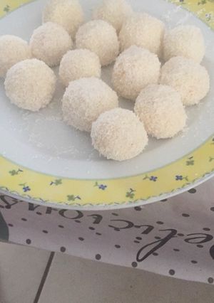 Φωτογραφία της συνταγής Τρουφάκια καρύδας