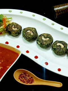 સ્ટફડ હરાભરા કબાબ (stuffed Hara bhara kabab recipe in Gujarati) રેસીપી મુખ્ય ફોટો