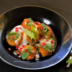 A picture of Dal Pakodi Chaat.