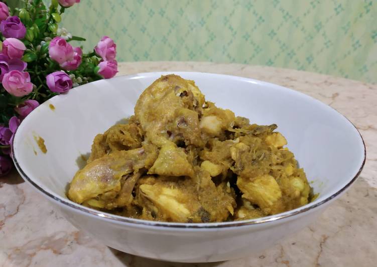 Resep Ayam Ungkep Bumbu Kuning, Lezat Sekali