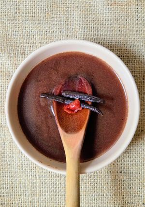 Una foto de Xocolatl 🤎Bebida de cacao estilo prehispánico, amarga, picante, aromática y espumosa 🌶️ sin lácteos