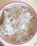 與老公小叔的三人午餐-大蒜雞珊瑚菇麵線