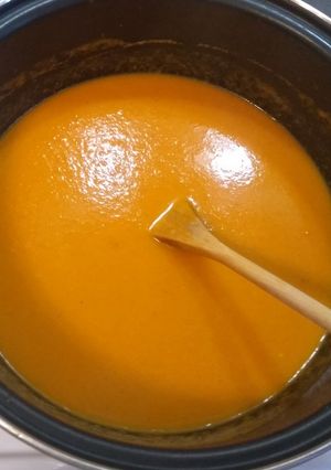 Egyszerű narancsos sárgarépa-krémleves recept fotója