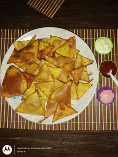 Una foto de Doritos caseros