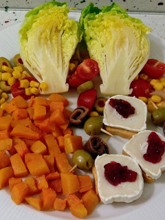 Una foto de Ensalada templada variada