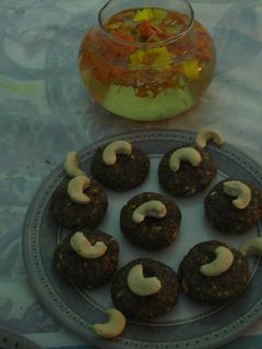 अलसी के पेड़े (Alsi ke pede recipe in Hindi) रेसिपी मुख्य फोटो