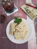 Rosemary Sourdough Discard Crackers