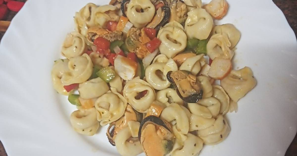 Salpicón de pasta, verdura, palitos de cangrejo y mejillones Receta de ...