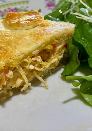 Una foto de Tarta de pollo masa quebrada (Empadão de frango)