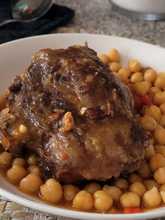 Una foto de Carrillera de Cerdo con Garbanzos